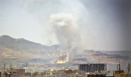 Estados Unidos bombardea instalaciones del Ejército yemení Estados Unidos se implica más en la agresión contra Yemen